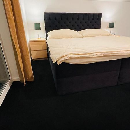 House Flow, 3 Room, Free 2 Parking Братислава Екстер'єр фото