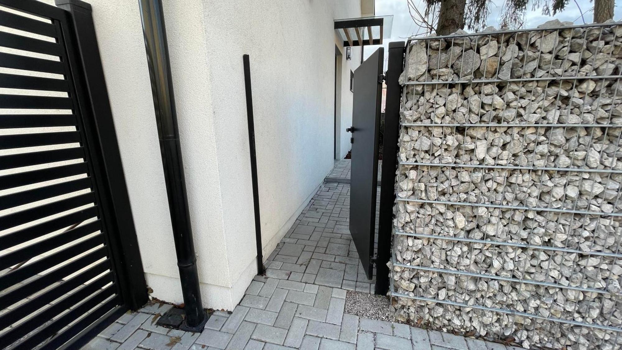 House Flow, 3 Room, Free 2 Parking Братислава Екстер'єр фото