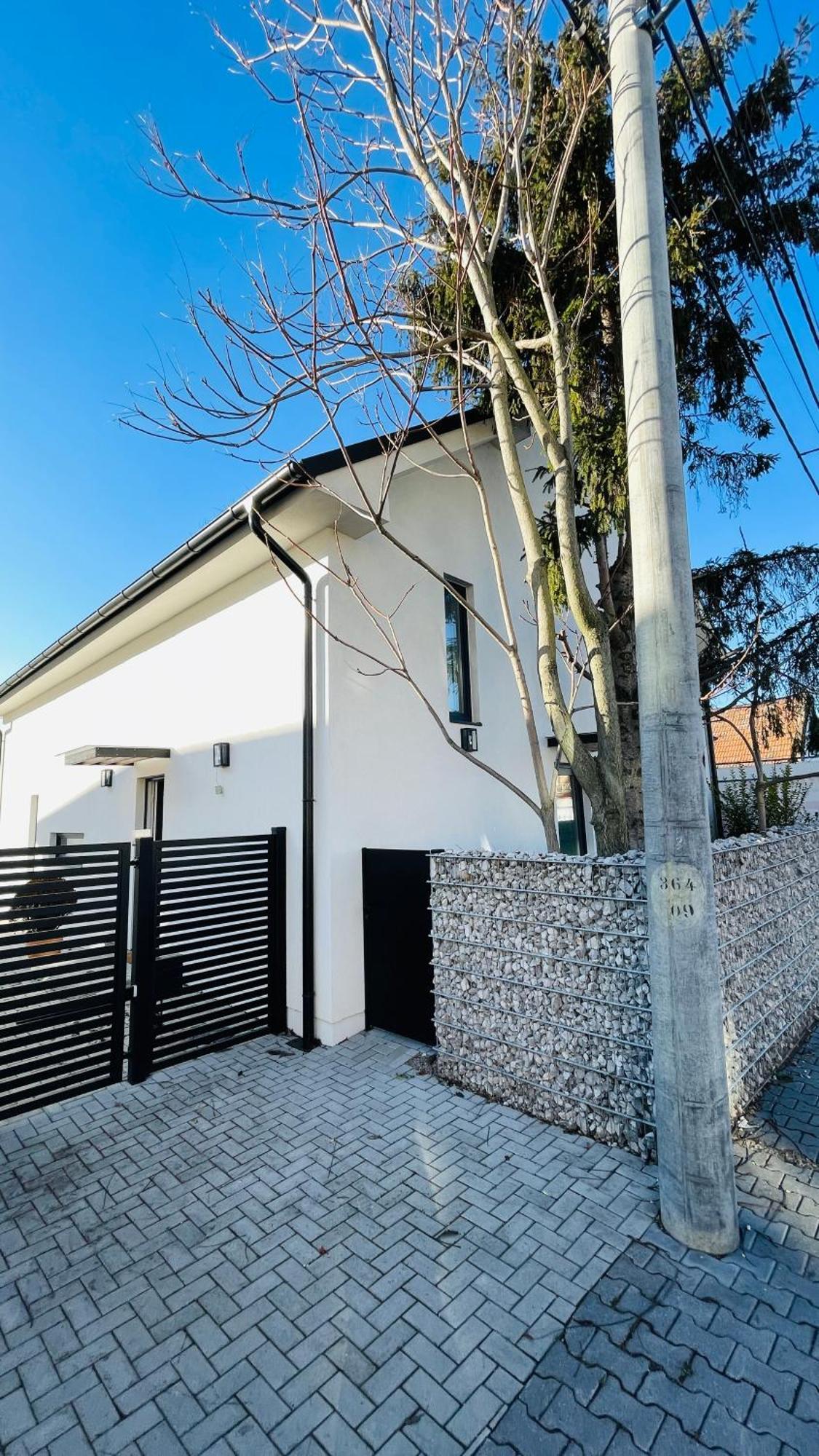 House Flow, 3 Room, Free 2 Parking Братислава Екстер'єр фото