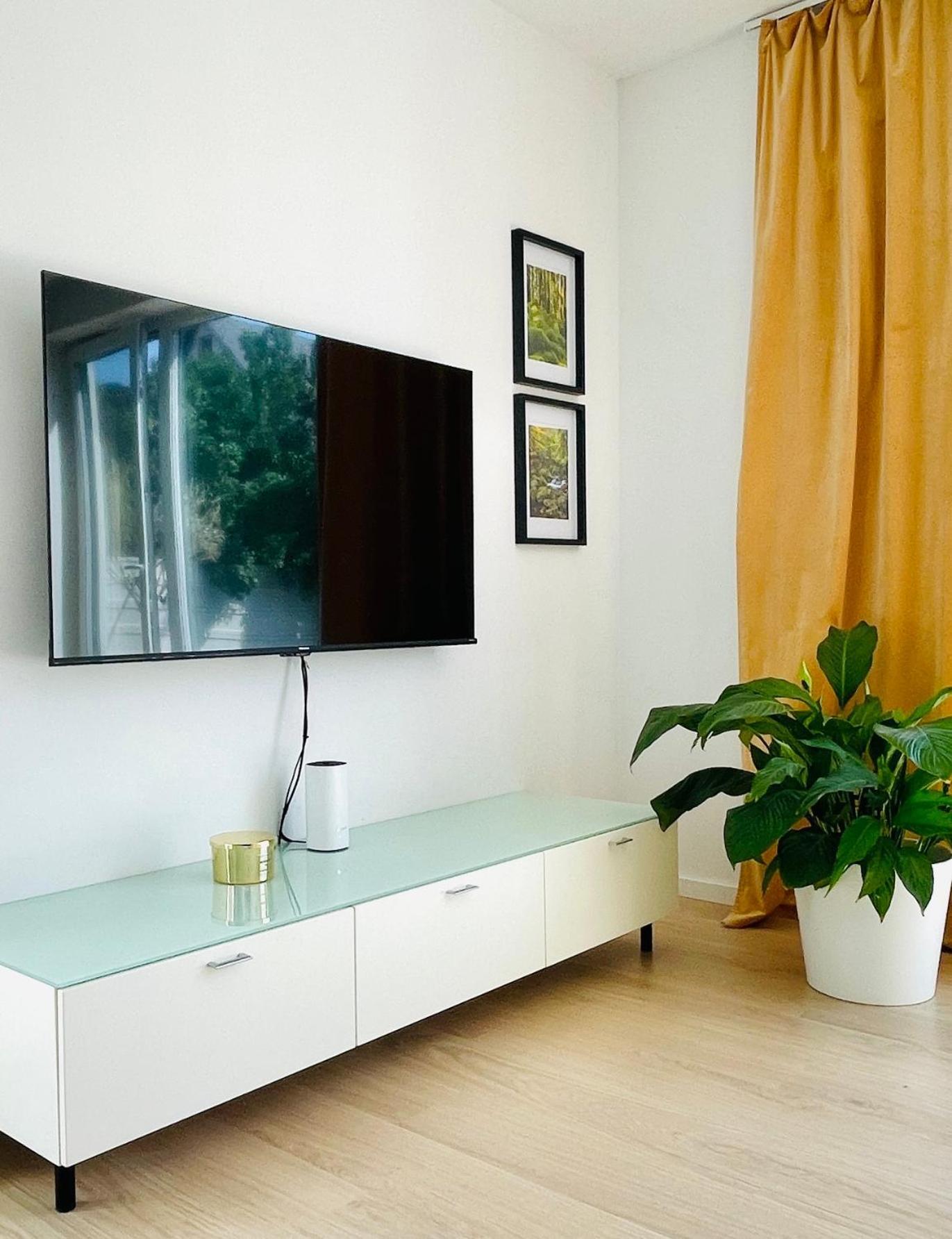 House Flow, 3 Room, Free 2 Parking Братислава Екстер'єр фото