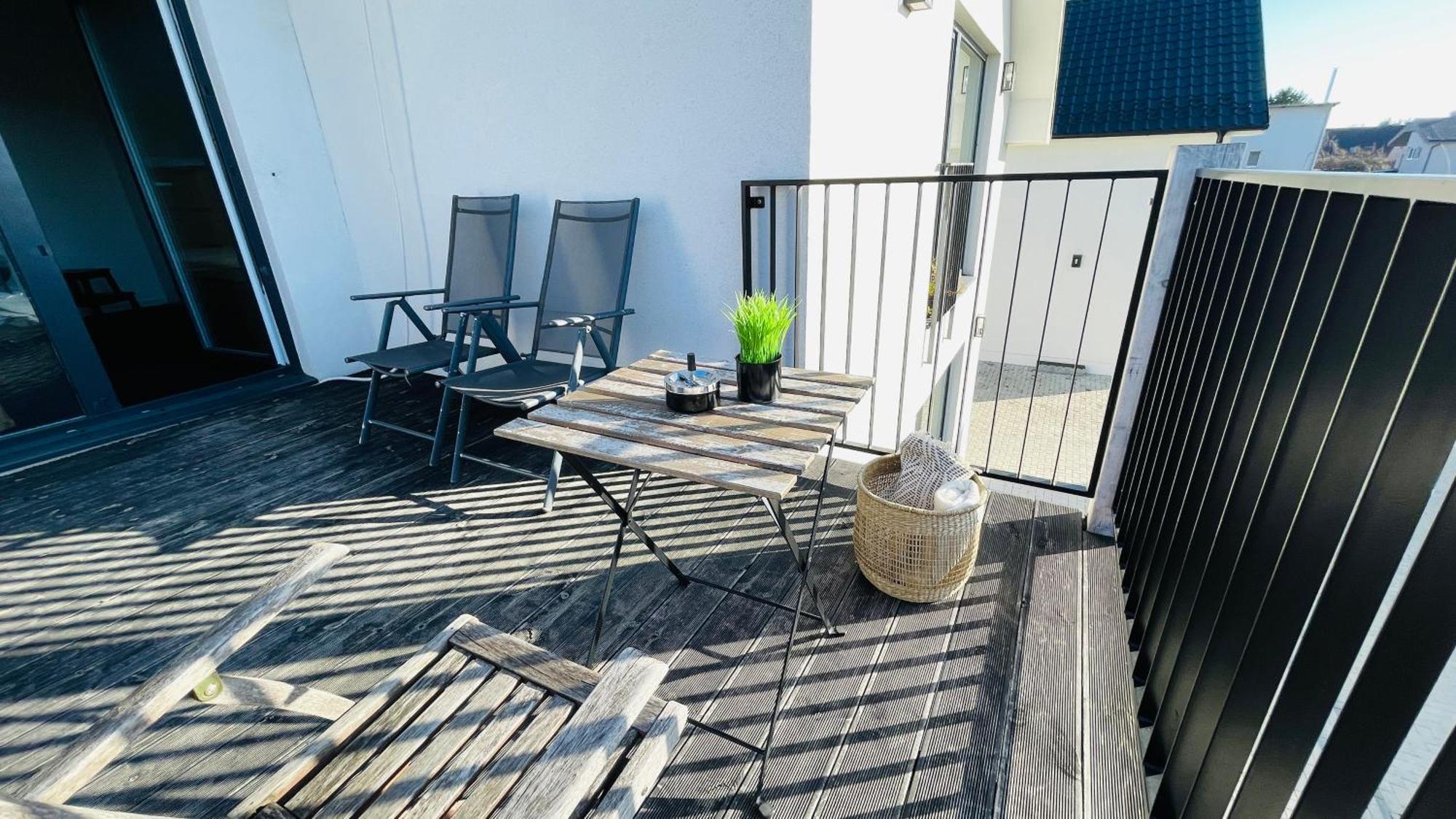 House Flow, 3 Room, Free 2 Parking Братислава Екстер'єр фото